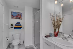 253 NE 2nd St, Miami, FL 33132 - Photo 9