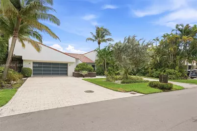 3360 NE 165th St, North Miami Beach, FL 33160 - Photo 3