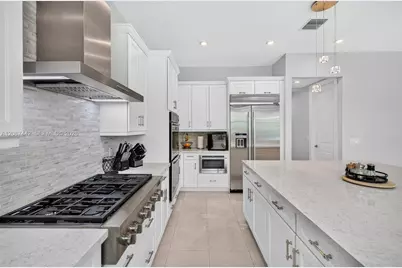 10283 Sweet Bay Mnr, Parkland, FL 33076 - Photo 9