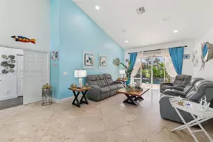 560 W Cypress Pointe Dr W, Pembroke Pines, FL 33027 - Photo 5
