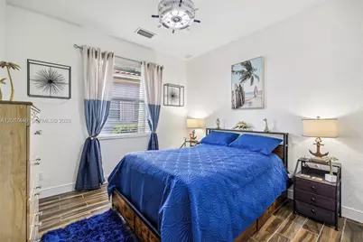 560 W Cypress Pointe Dr W, Pembroke Pines, FL 33027 - Photo 19