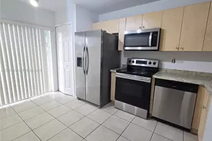 1271 SE 28th Ct, Homestead, FL 33035 - Photo 5