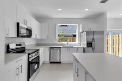 1081 SE 3rd St, Florida City, FL 33034 - Photo 9