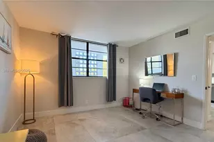 400 SE 10th St, Deerfield Beach, FL 33441 - Photo 9