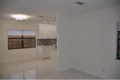 571 NE 61st St, Oakland Park, FL 33334 - Photo 17