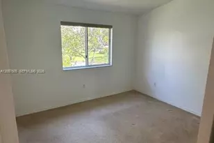 1271 SE 28th Ct, Homestead, FL 33035 - Photo 9