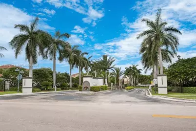 2327 NE 37th Ter, Homestead, FL 33033 - Photo 13