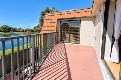 11006 N Harmony Lake Cir, Davie, FL 33324 - Photo 21