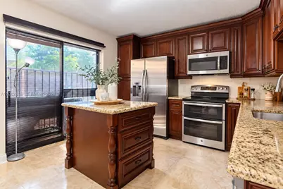 11006 N Harmony Lake Cir, Davie, FL 33324 - Photo 5