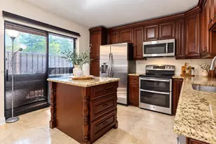 11006 N Harmony Lake Cir, Davie, FL 33324 - Photo 5