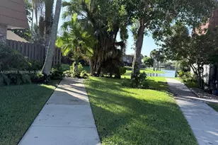 11006 N Harmony Lake Cir, Davie, FL 33324 - Photo 5