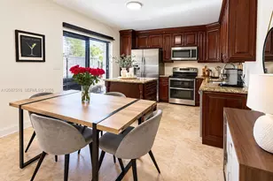 11006 N Harmony Lake Cir, Davie, FL 33324 - Photo 9