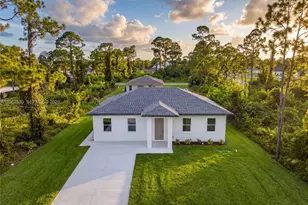 308 Mangonia, Lehigh Acres, FL 33974 - Photo 5