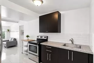268 NW 34th St, Miami, FL 33127 - Photo 15