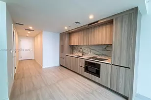 77 SE 5th St, Miami, FL 33131 - Photo 5