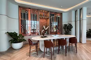 77 SE 5th St, Miami, FL 33131 - Photo 23