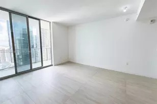 77 SE 5th St, Miami, FL 33131 - Photo 9