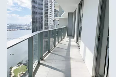 77 SE 5th St #4003, Miami, FL 33131 - Photo 3