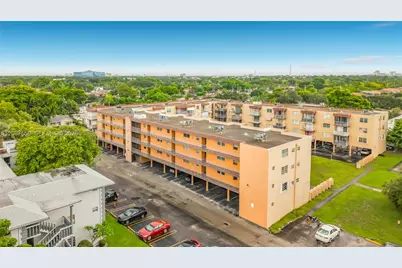 1600 Tallwood Ave #204, Hollywood, FL 33021 - Photo 3