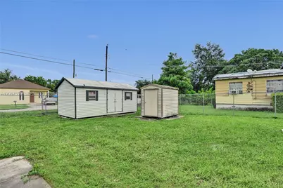 1341 NW 75th St, Miami, FL 33147 - Photo 31