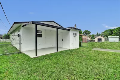 1341 NW 75th St, Miami, FL 33147 - Photo 29