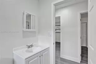 1341 NW 75th St, Miami, FL 33147 - Photo 15