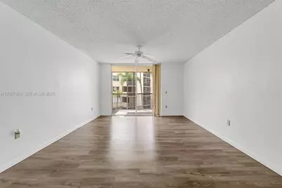 8255 Lake Dr #304, Doral, FL 33166 - Photo 15