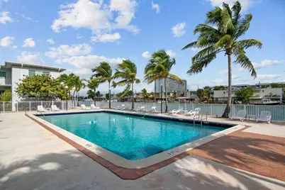 7207 Bay Dr #9, Miami Beach, FL 33141 - Photo 15
