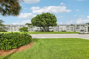 7887 Golf Cir Dr, Margate, FL 33063 - Photo 27