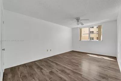 8255 Lake Dr #304, Doral, FL 33166 - Photo 23