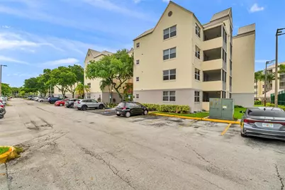 8255 Lake Dr #304, Doral, FL 33166 - Photo 3