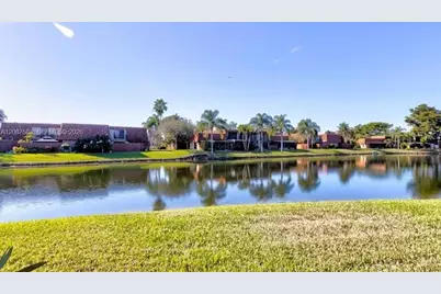 11882 SW 12th Pl, Davie, FL 33325 - Photo 5