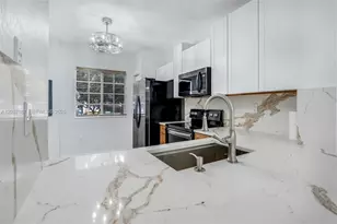 8870 N Isles Cir, Tamarac, FL 33321 - Photo 7