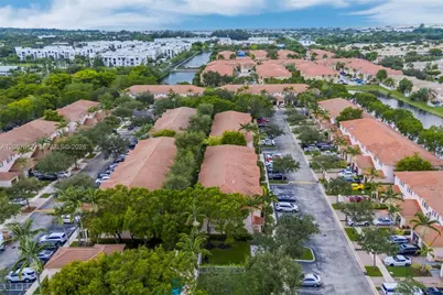 8870 N Isles Cir, Tamarac, FL 33321 - Photo 43