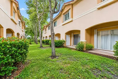 8870 N Isles Cir, Tamarac, FL 33321 - Photo 29