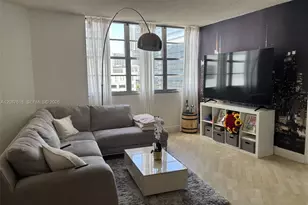 801 Brickell Bay Dr, Miami, FL 33131 - Photo 3