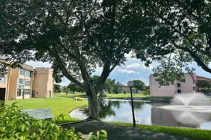9181 Sunrise Lakes Blvd, Sunrise, FL 33322 - Photo 19