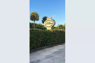 2935 NE 163rd St #2Q, North Miami Beach, FL 33160 - Photo 1