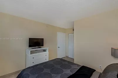 90 Alton Rd #501, Miami Beach, FL 33139 - Photo 5