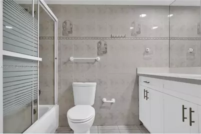 5401 Collins Ave #919, Miami Beach, FL 33140 - Photo 27