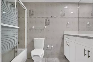 5401 Collins Ave, Miami Beach, FL 33140 - Photo 27