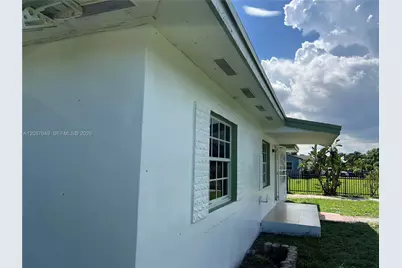 1740 NW 90th St, Miami, FL 33147 - Photo 77