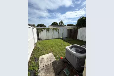 3405 SW 24th St, Miami, FL 33145 - Photo 23