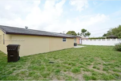 4304 N Shore Dr, West Palm Beach, FL 33407 - Photo 17