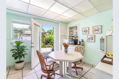 800 NE 144th St, North Miami, FL 33161 - Photo 25