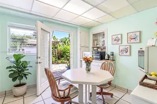 800 NE 144th St, North Miami, FL 33161 - Photo 25