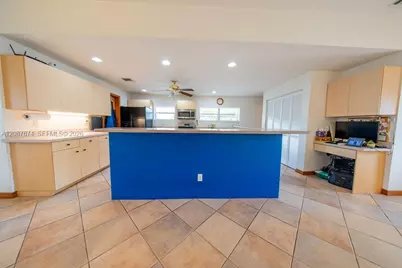 919 S Lakeside Pl, Lantana, FL 33462 - Photo 7