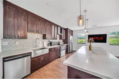 710 NE 141st St, North Miami, FL 33161 - Photo 29