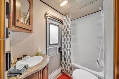 710 NE 141st St, North Miami, FL 33161 - Photo 13