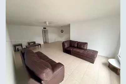 557 High Point Dr #B, Delray Beach, FL 33445 - Photo 5